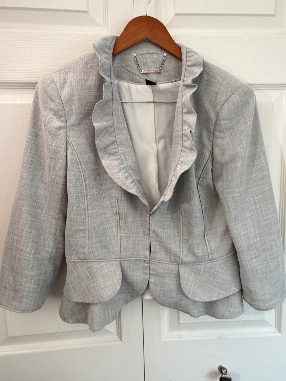 WHITE HOUSE BLACK MARKET Womens Size 8 Light Gray Ruffle Peplum Tailored Blazer